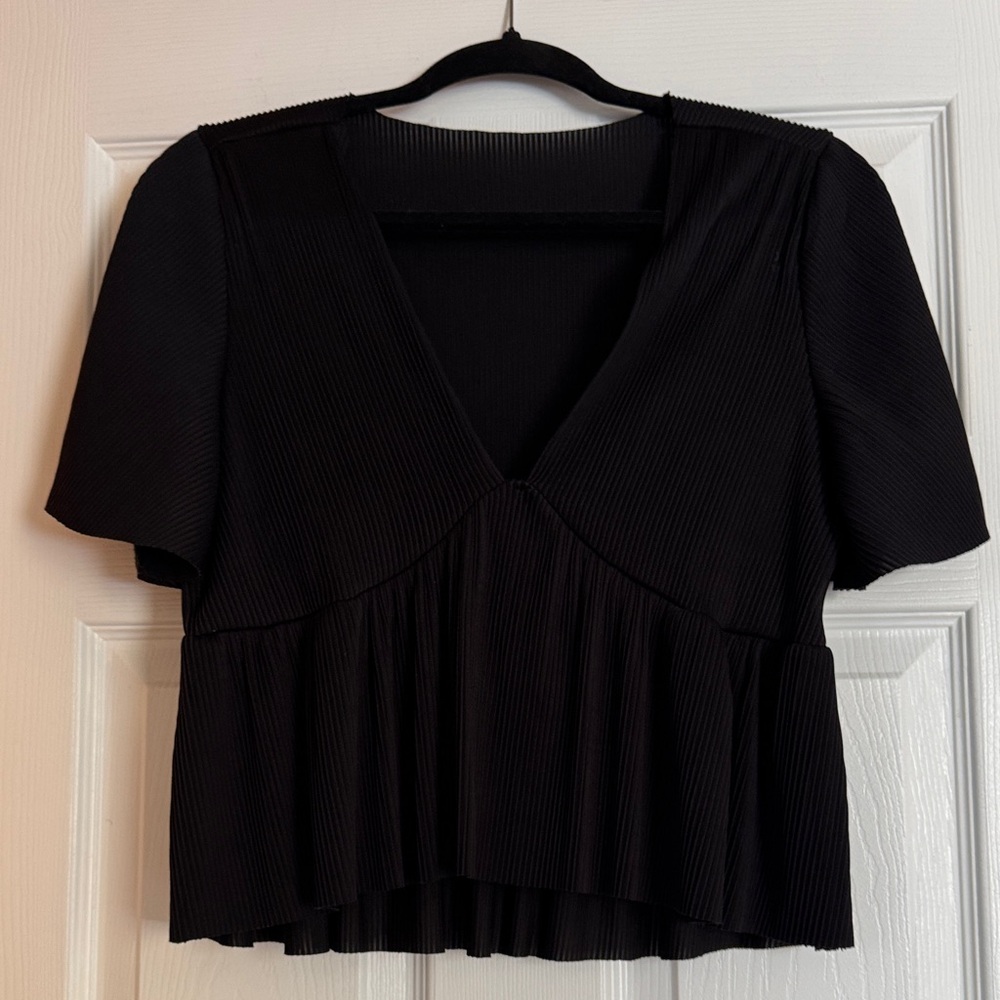 SHEIN Black Pleated V-Neck Blouse